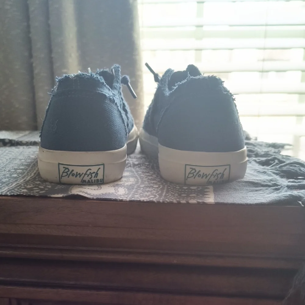 Blowfish Malibu Sneakers - Picture 4 of 7